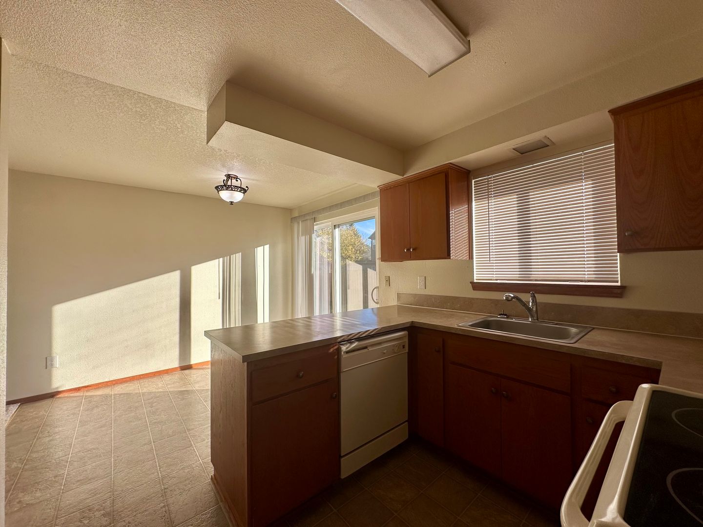 1136 SW Fox Ct - Troutdale - Oregon - 2 bed, 1 bath rental property