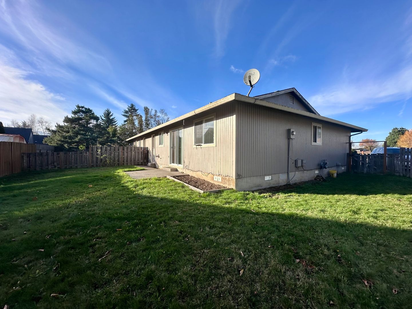 1136 SW Fox Ct - Troutdale - Oregon - 2 bed, 1 bath rental property