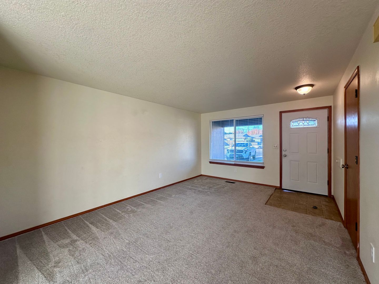 1136 SW Fox Ct - Troutdale - Oregon - 2 bed, 1 bath rental property