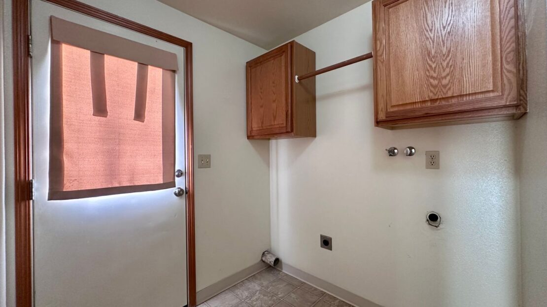 1136 SW Fox Ct - Troutdale - Oregon - 2 bed, 1 bath rental property