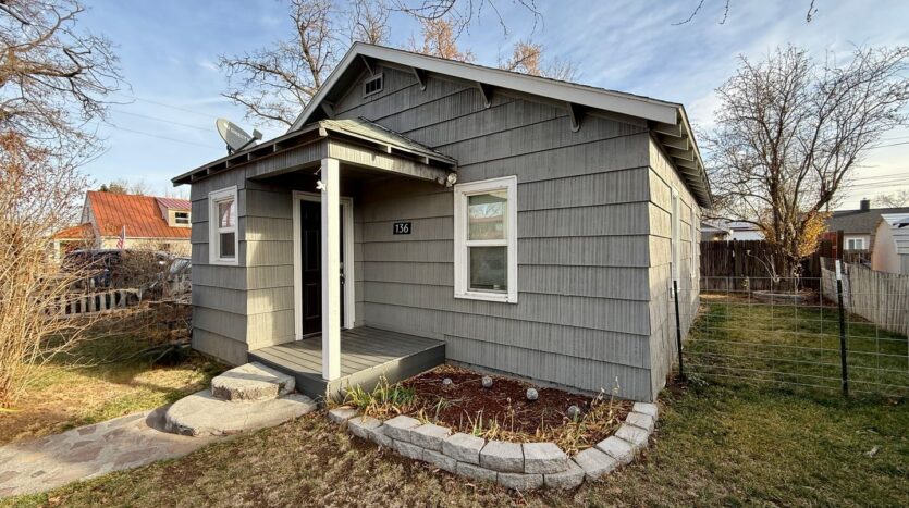 136 SW 3rd St - Redmond - Oregon - 2 bed, 1 bath rental property