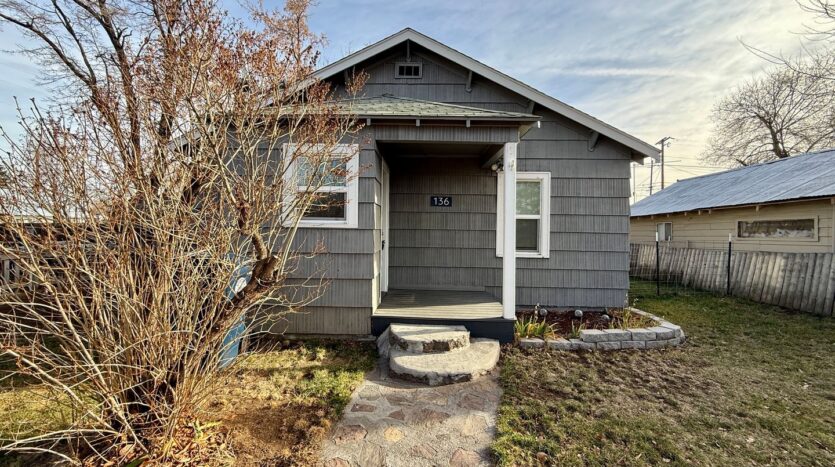136 SW 3rd St - Redmond - Oregon - 2 bed, 1 bath rental property