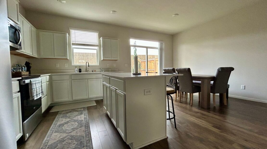 13764 NE 67th Way - Vancouver - Washington - 3 bed, 2.5 bath rental property