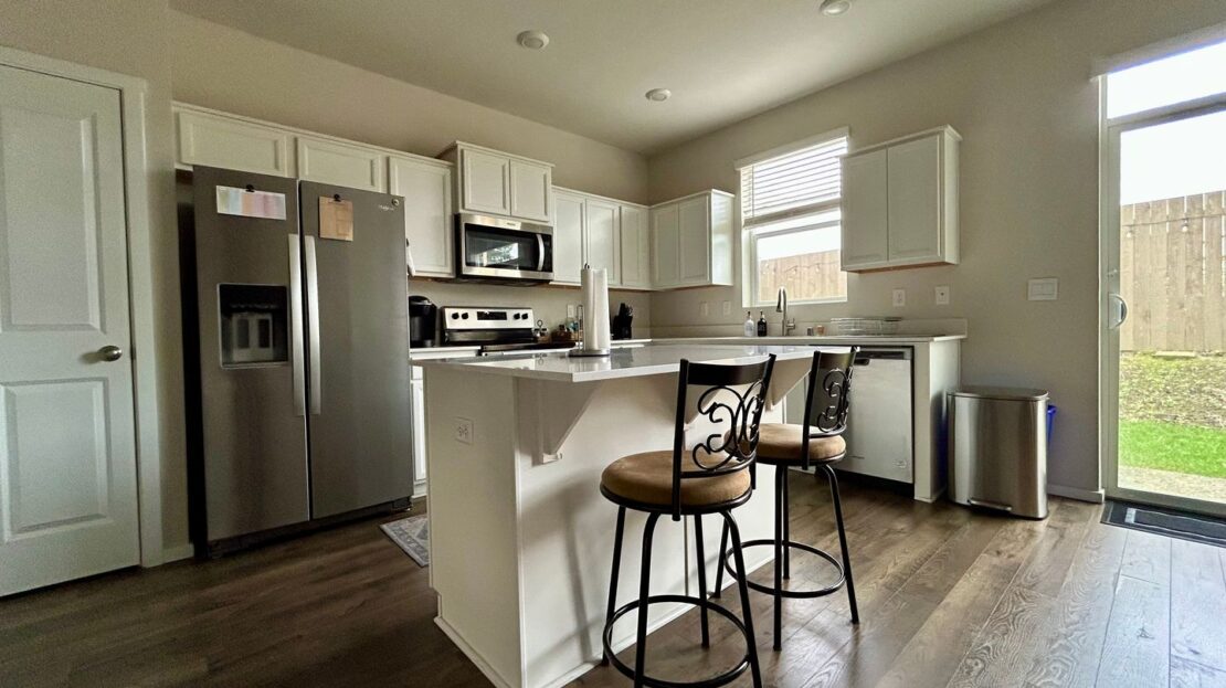 13764 NE 67th Way - Vancouver - Washington - 3 bed, 2.5 bath rental property