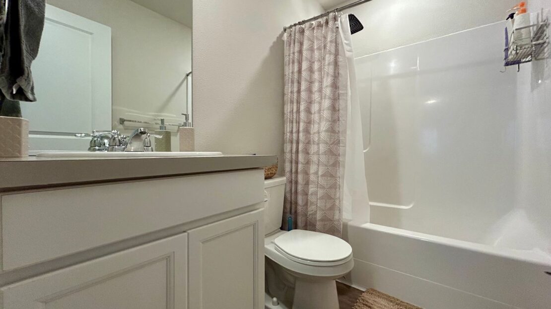 13764 NE 67th Way - Vancouver - Washington - 3 bed, 2.5 bath rental property