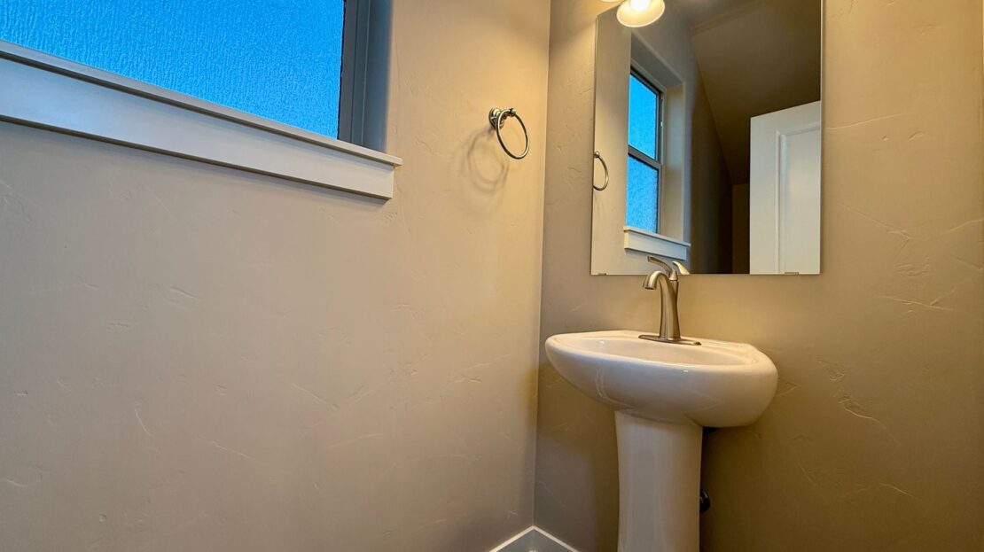 150 SW 30th St  - Redmond - Oregon - 3 bed, 3 bath rental property