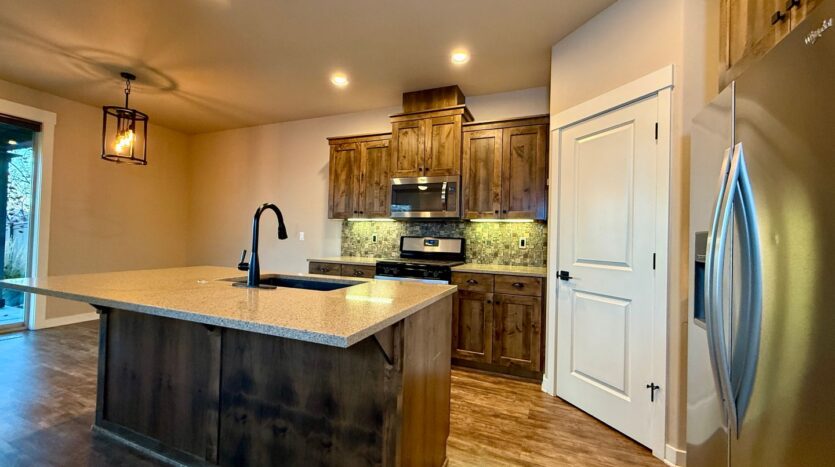 150 SW 30th St  - Redmond - Oregon - 3 bed, 3 bath rental property