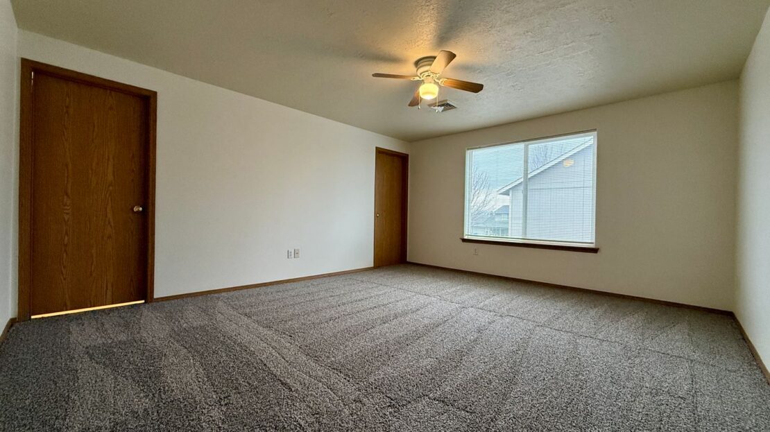 1551 NE 8th Street - Redmond - Oregon - 3 bed, 2.5 bath rental property