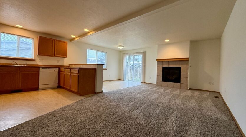 1551 NE 8th Street - Redmond - Oregon - 3 bed, 2.5 bath rental property