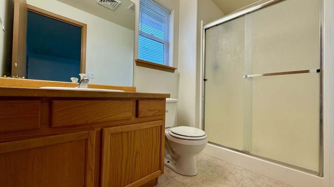 1551 NE 8th Street - Redmond - Oregon - 3 bed, 2.5 bath rental property