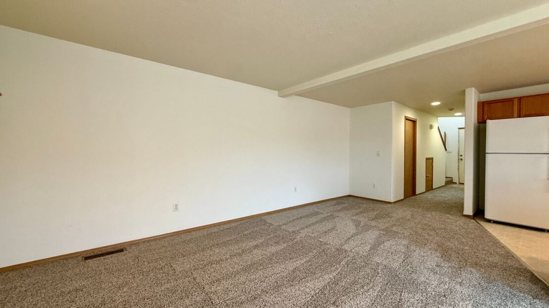 1551 NE 8th Street - Redmond - Oregon - 3 bed, 2.5 bath rental property