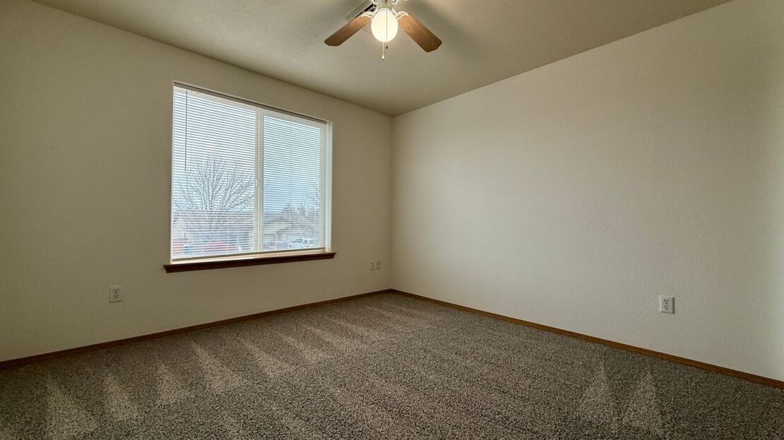 1551 NE 8th Street - Redmond - Oregon - 3 bed, 2.5 bath rental property