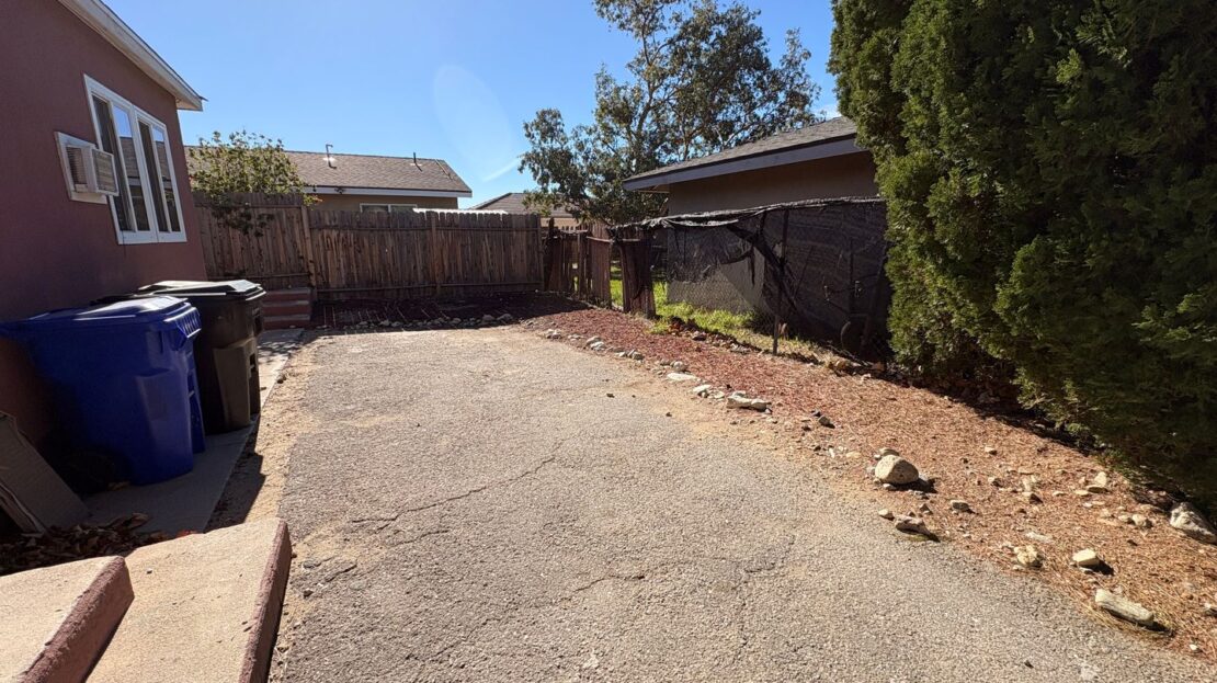 15635 Curtis Ave. #1 - Fontana - California - 2 bed, 1 bath rental property