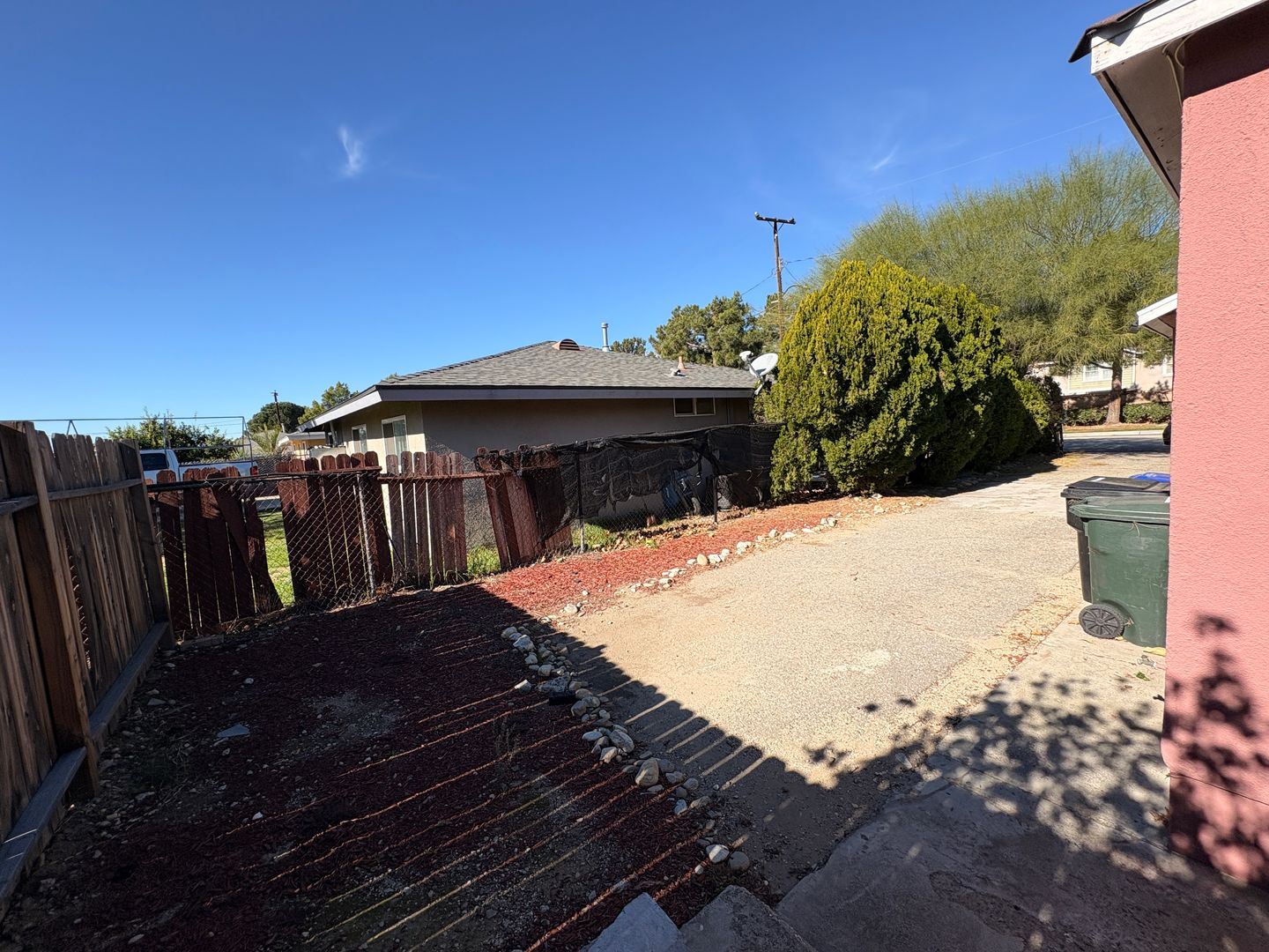 15635 Curtis Ave. #1 - Fontana - California - 2 bed, 1 bath rental property