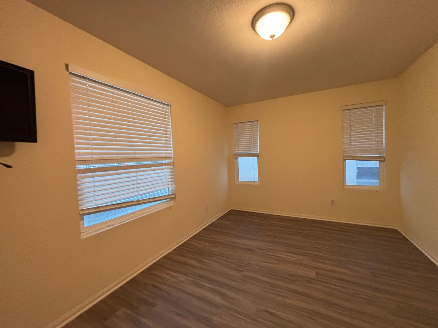 1606 Phoenix Ct - Chula Vista - California - 3 bed, 2.5 bath rental property