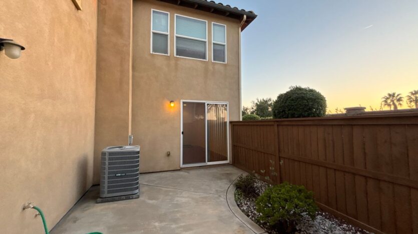 1606 Phoenix Ct - Chula Vista - California - 3 bed, 2.5 bath rental property