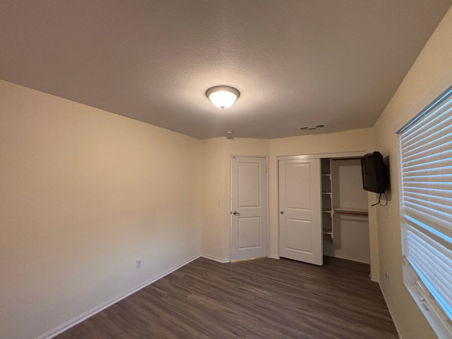 1606 Phoenix Ct - Chula Vista - California - 3 bed, 2.5 bath rental property