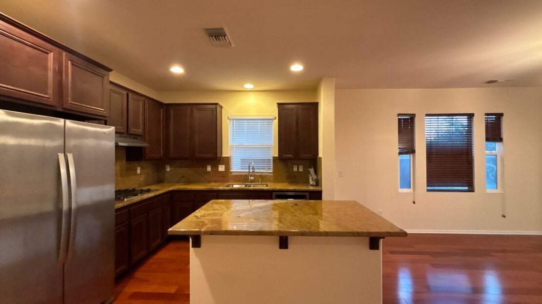 1606 Phoenix Ct - Chula Vista - California - 3 bed, 2.5 bath rental property