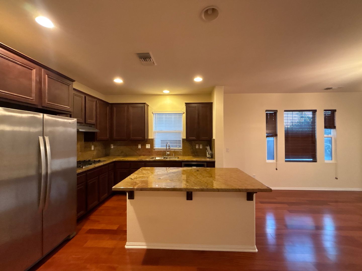 1606 Phoenix Ct - Chula Vista - California - 3 bed, 2.5 bath rental property