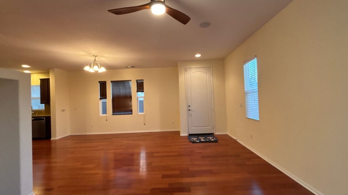 1606 Phoenix Ct - Chula Vista - California - 3 bed, 2.5 bath rental property