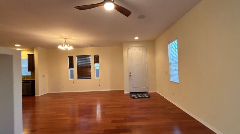 1606 Phoenix Ct - Chula Vista - California - 3 bed, 2.5 bath rental property