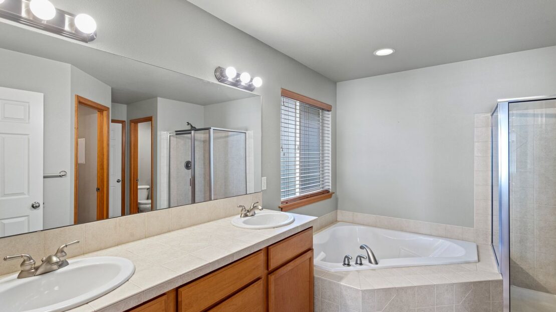 16112 40th Ave SE - Bothell - Washington - 4 bed, 2.5 bath rental property