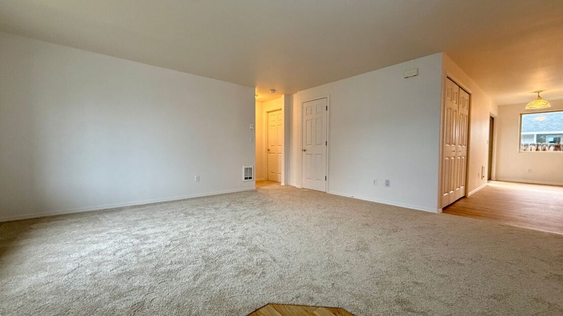 1614 SW Metolius Ave  Unit 1614 - Redmond - Oregon - 2 bed, 2 bath rental property