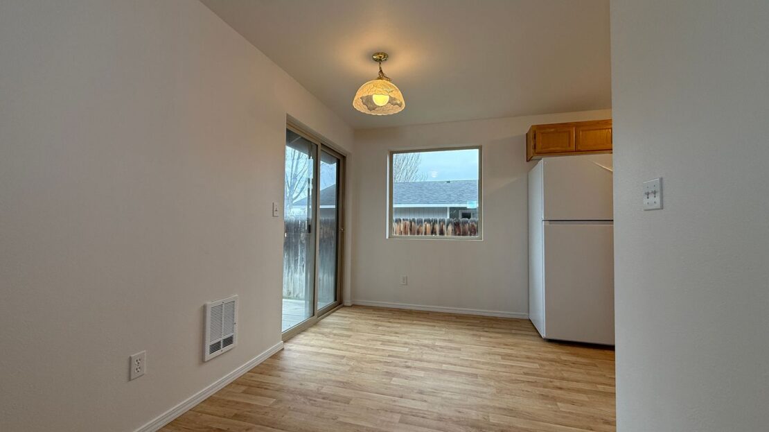 1614 SW Metolius Ave  Unit 1614 - Redmond - Oregon - 2 bed, 2 bath rental property