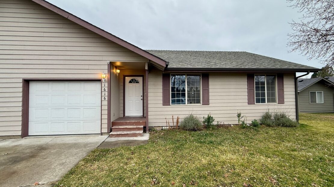 1616 SW Metolius Ave  Unit 1616 - Redmond - Oregon - 2 bed, 2 bath rental property