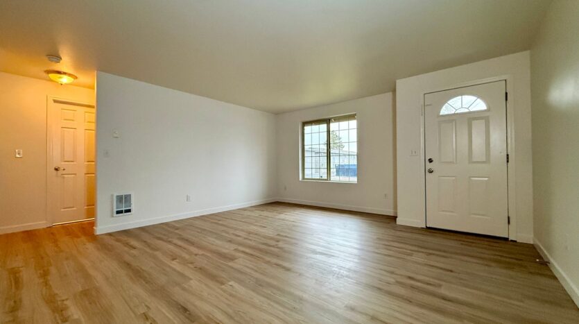 1616 SW Metolius Ave  Unit 1616 - Redmond - Oregon - 2 bed, 2 bath rental property