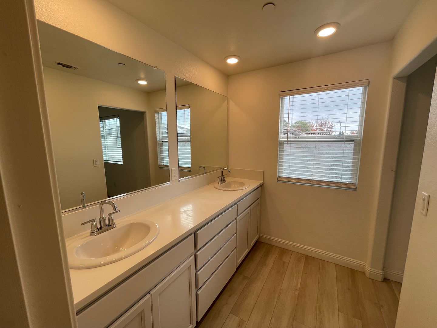 1624 Silvershire Dr - Stockton - California - 3 bed, 3 bath rental property