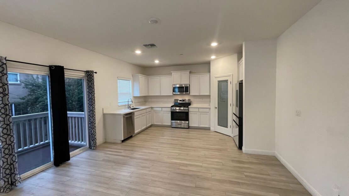 1624 Silvershire Dr - Stockton - California - 3 bed, 3 bath rental property