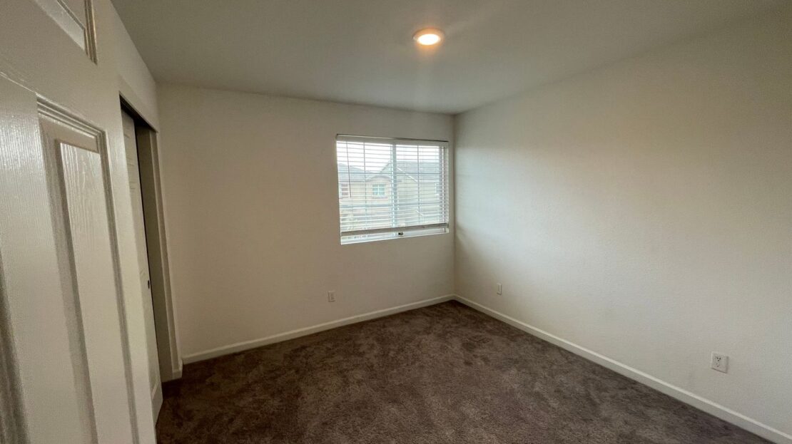 1624 Silvershire Dr - Stockton - California - 3 bed, 3 bath rental property