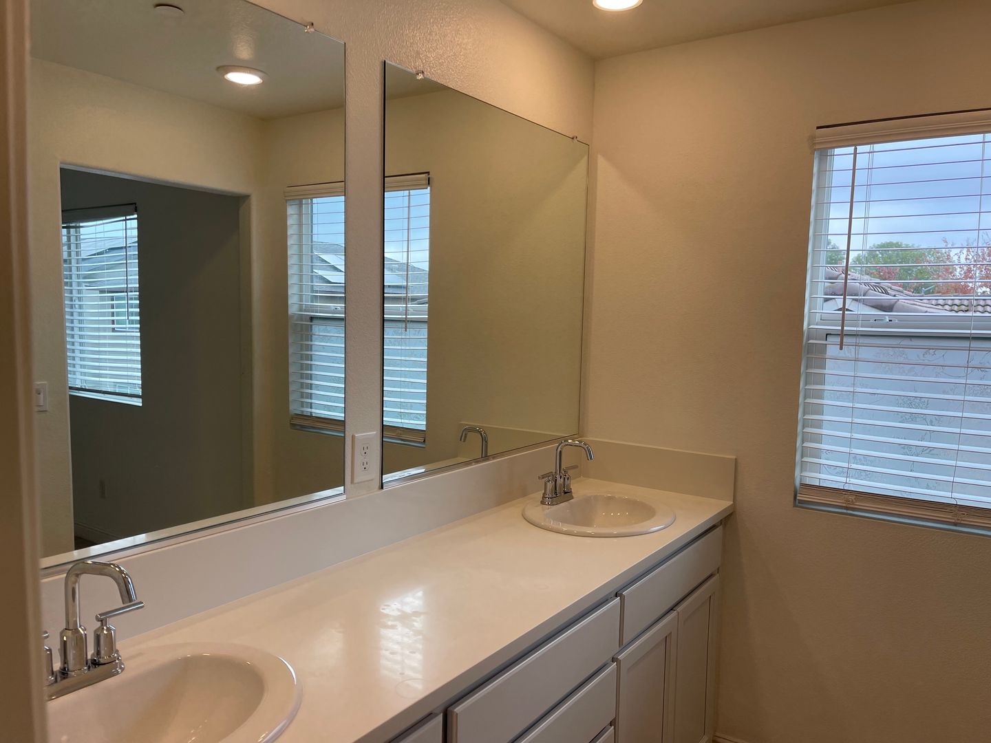 1624 Silvershire Dr - Stockton - California - 3 bed, 3 bath rental property