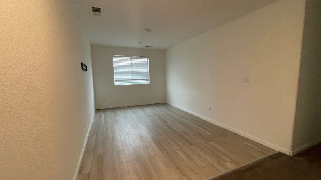 1624 Silvershire Dr - Stockton - California - 3 bed, 3 bath rental property