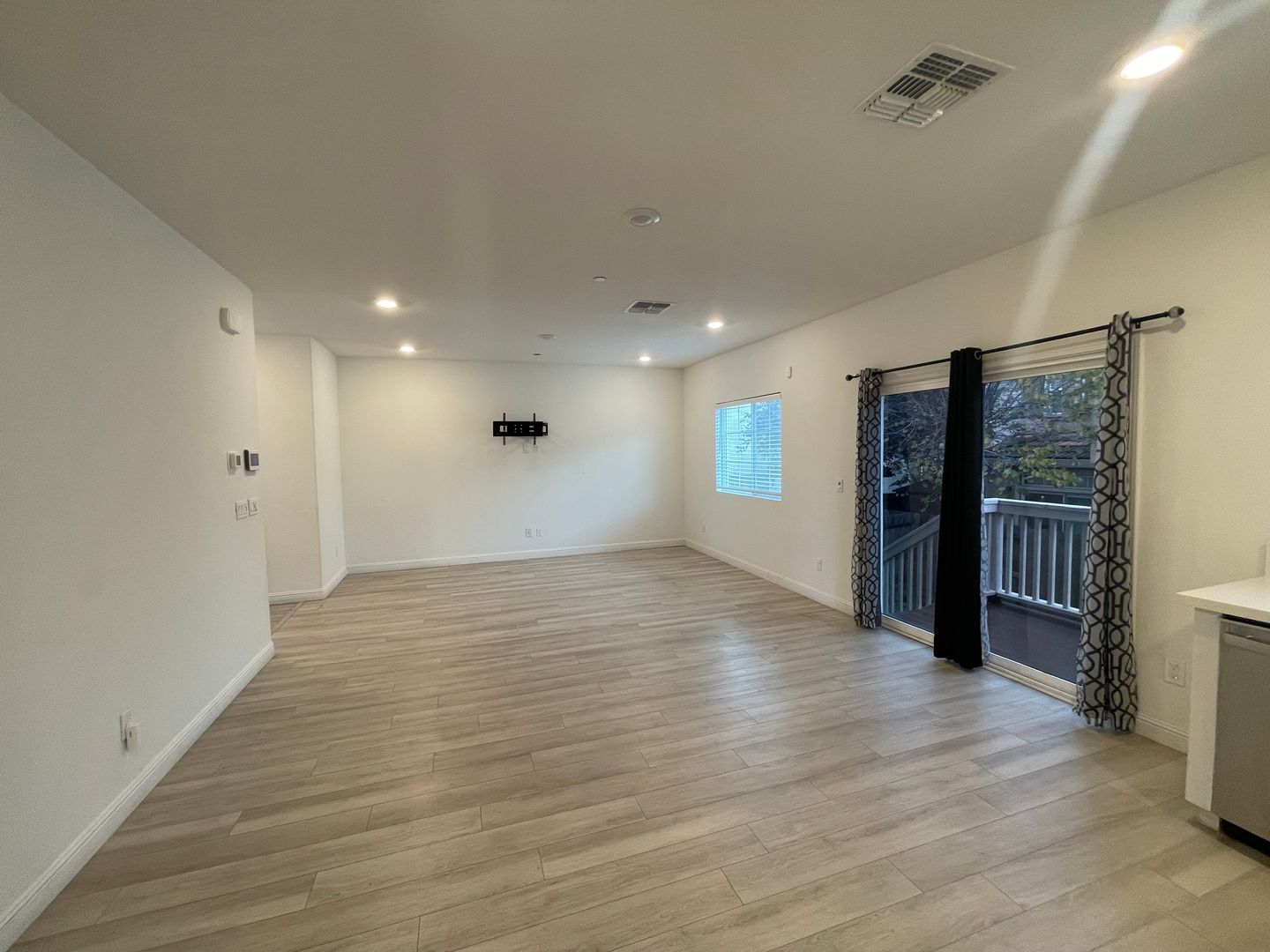 1624 Silvershire Dr - Stockton - California - 3 bed, 3 bath rental property