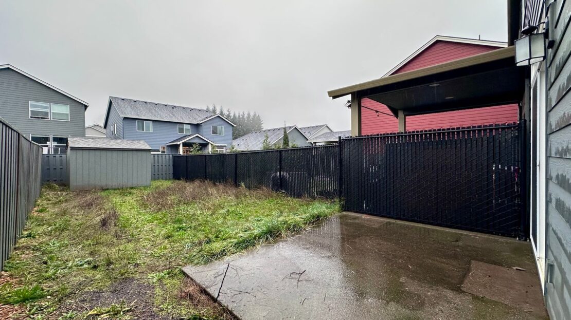 165 NE Overlook Ct   Unit B - Estacada - Oregon - 2 bed, 1 bath rental property