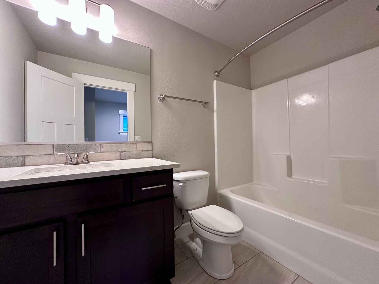 165 NE Overlook Ct   Unit B - Estacada - Oregon - 2 bed, 1 bath rental property