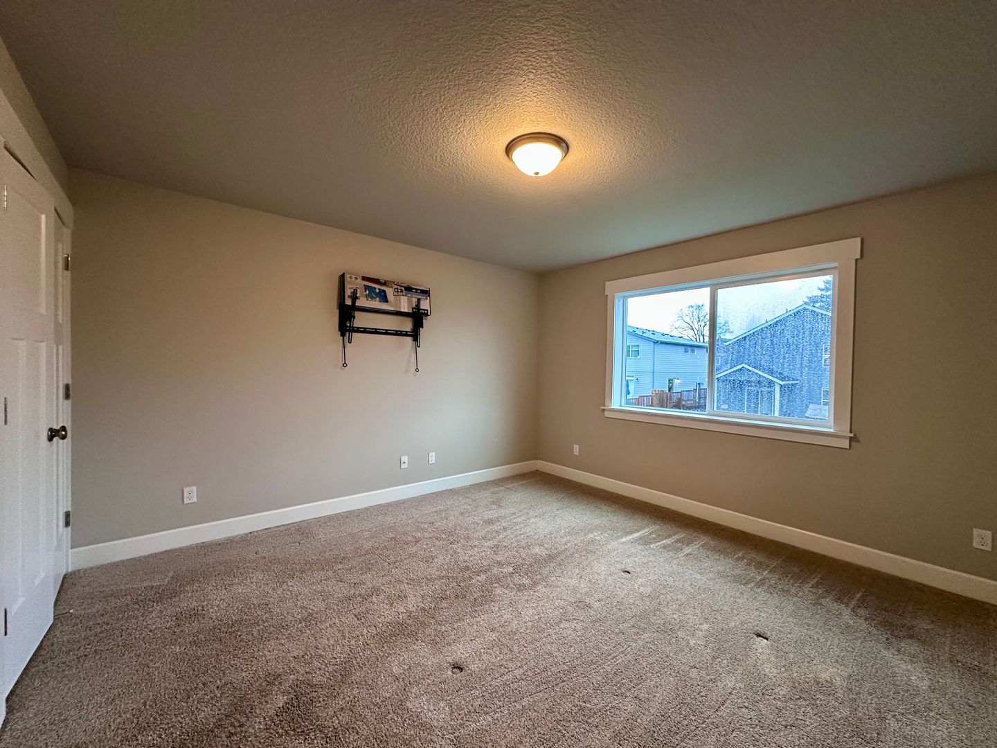 165 NE Overlook Ct   Unit B - Estacada - Oregon - 2 bed, 1 bath rental property