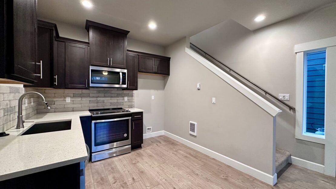 165 NE Overlook Ct   Unit B - Estacada - Oregon - 2 bed, 1 bath rental property