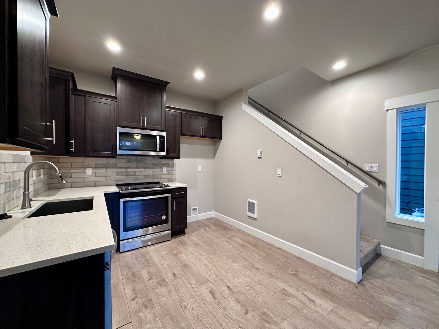 165 NE Overlook Ct   Unit B - Estacada - Oregon - 2 bed, 1 bath rental property