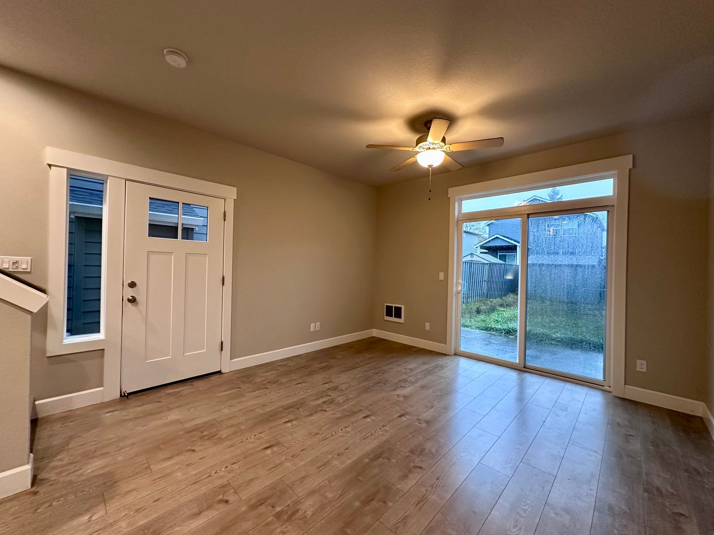 165 NE Overlook Ct   Unit B - Estacada - Oregon - 2 bed, 1 bath rental property