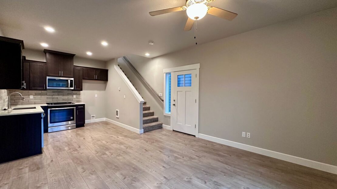 165 NE Overlook Ct   Unit B - Estacada - Oregon - 2 bed, 1 bath rental property