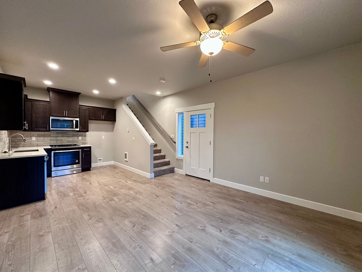 165 NE Overlook Ct   Unit B - Estacada - Oregon - 2 bed, 1 bath rental property