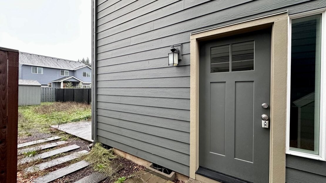 165 NE Overlook Ct   Unit B - Estacada - Oregon - 2 bed, 1 bath rental property