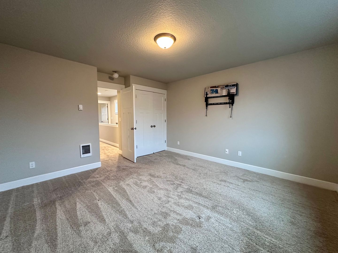 165 NE Overlook Ct   Unit B - Estacada - Oregon - 2 bed, 1 bath rental property