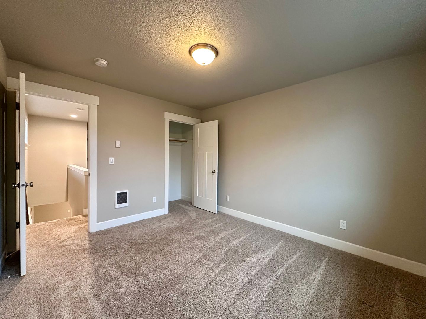 165 NE Overlook Ct   Unit B - Estacada - Oregon - 2 bed, 1 bath rental property