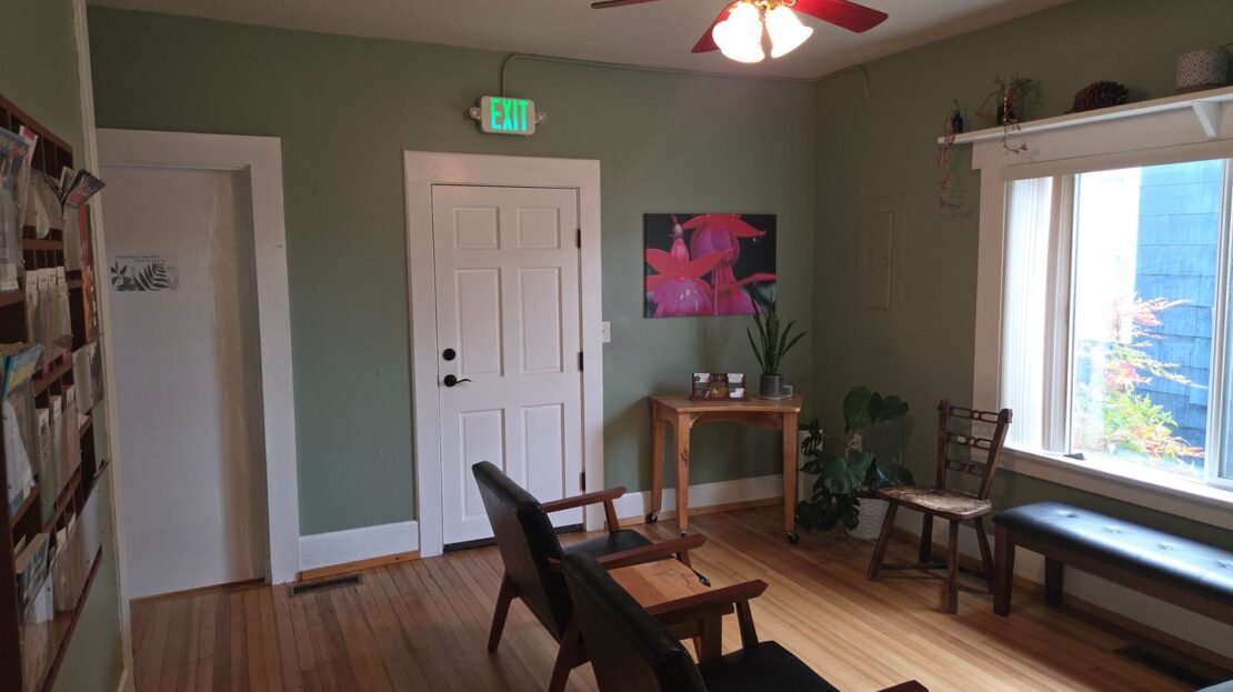 1707 F St.  B (Upper Right) - Bellingham - Washington - 3 bed, 2 bath rental property