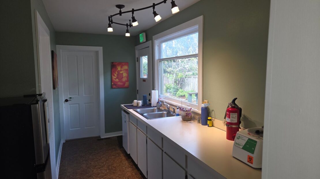 1707 F St.  B (Upper Right) - Bellingham - Washington - 3 bed, 2 bath rental property