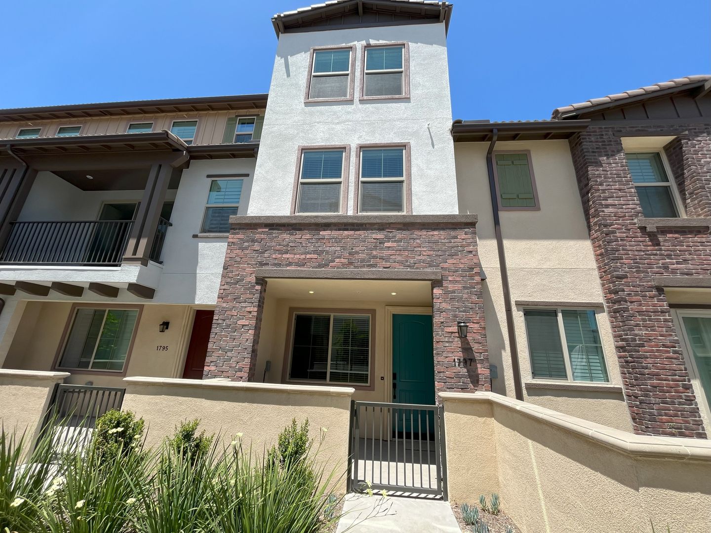 1797 Laurelwood Way  - Oceanside - California - 3 bed, 3 bath rental property